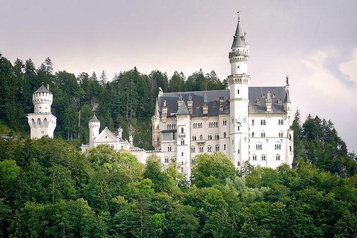 Neuschwanstein Castle and Linderhof Palace Day Trip from Munich, photo 2