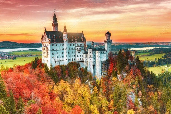 Neuschwanstein Castle Tour with skip-the-line tickets & Shuttle