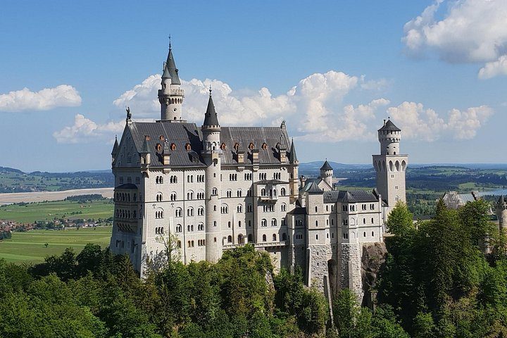 Neuschwanstein Castle Skip-the-Line Private Tour for Groups